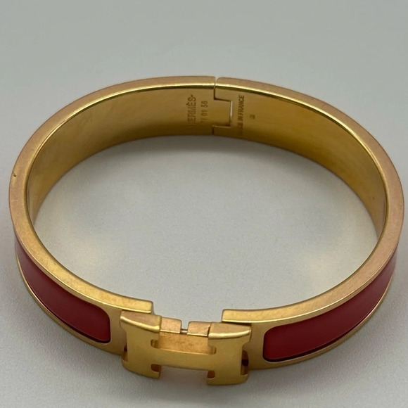 HERMES Click H Bracelet Yellow Gold with Peach Color Enamel Center - Picture 6 of 7